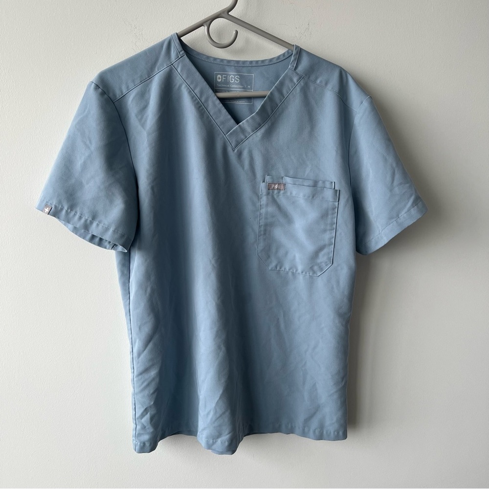 Figs Leon Slim Sky Blue Top Men’s Medium